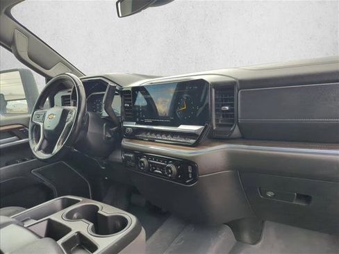 Used 2024 Chevrolet Silverado 2500 LT image 18