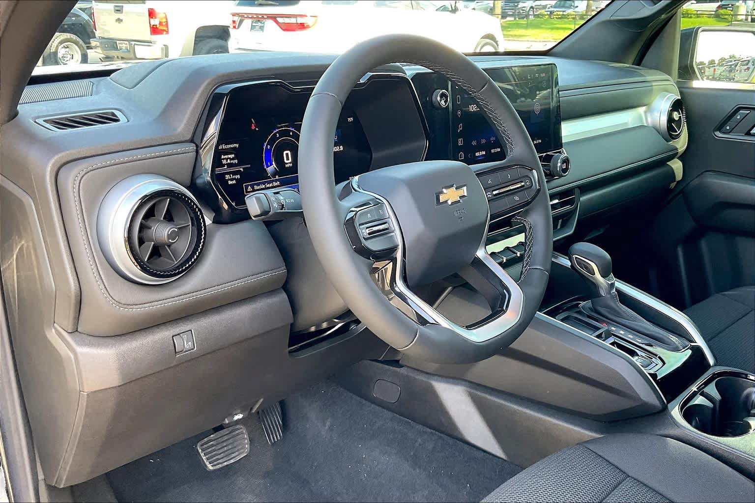 Used 2024 Chevrolet Colorado LT w/ LT Convenience Package RWD image 17