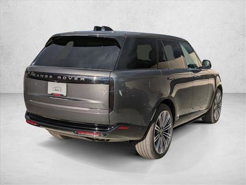 New 2025 Land Rover Range Rover SE image 2
