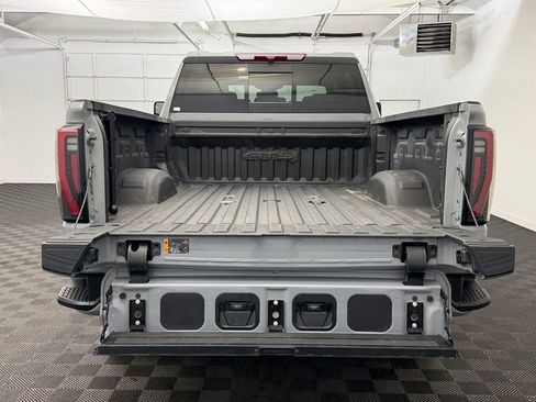 Used 2024 GMC Sierra 3500 AT4 w/ AT4 Preferred Package AWD/4WD image 20