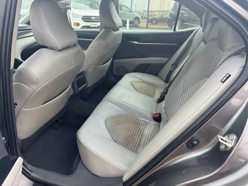 Used 2019 Toyota Camry SE image 15