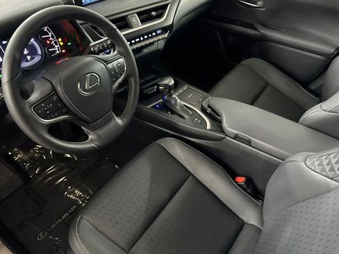Used 2022 Lexus UX 250h image 11