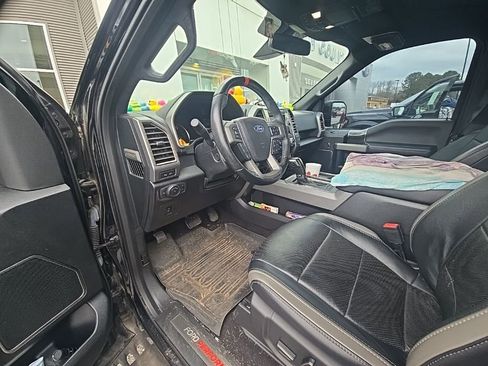 Used 2018 Ford F150 Raptor w/ Equipment Group 802A Luxury image 4