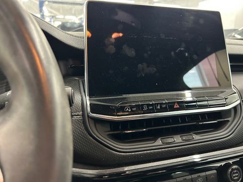 Used 2022 Jeep Compass Altitude w/ Convenience Group image 11