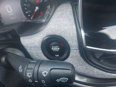 Used 2025 Jeep Compass Latitude AWD/4WD image 21