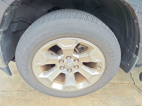 Used 2019 RAM 1500 Big Horn RWD image 3