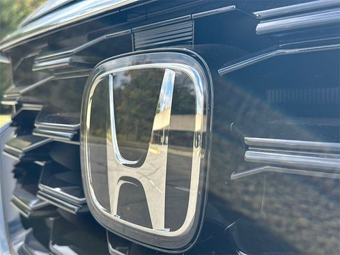 New 2025 Honda Pilot Touring image 12