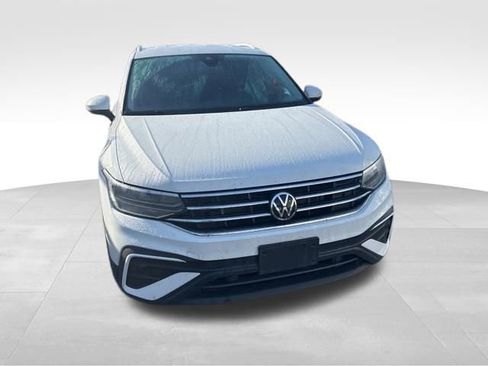 Used 2022 Volkswagen Tiguan SE AWD/4WD image 4