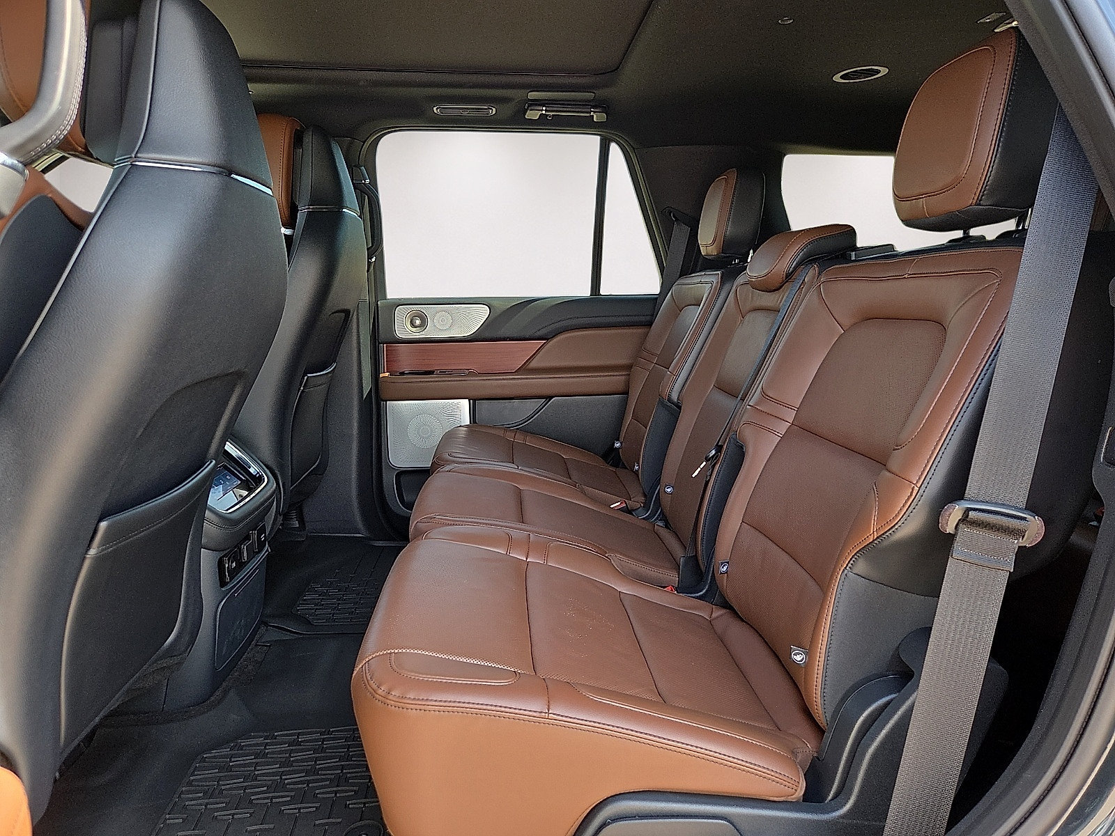 Used 2024 Lincoln Navigator Reserve AWD/4WD image 11