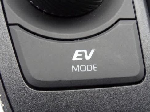 Certified 2024 Toyota RAV4 LE AWD/4WD image 24