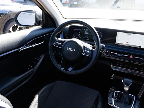 Used 2025 Kia Seltos S image 9