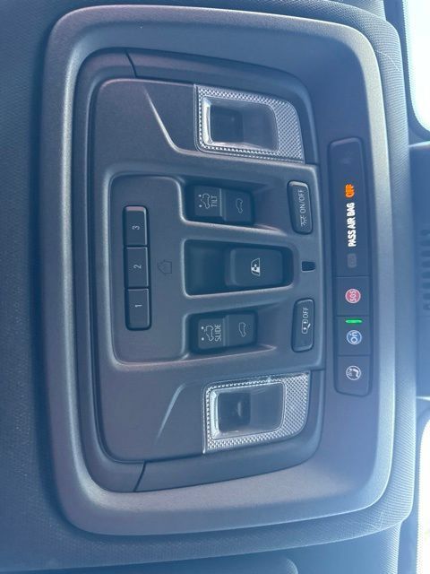 Used 2024 GMC Sierra 2500 AT4 w/ AT4 Premium Plus Package AWD/4WD image 43