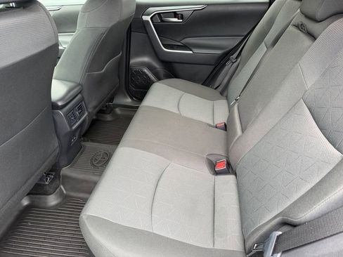 Used 2025 Toyota RAV4 XLE AWD/4WD image 13