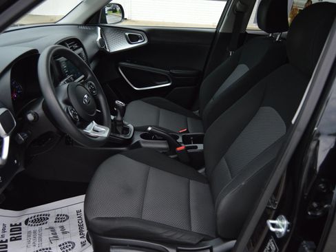Used 2020 Kia Soul LX FWD image 9