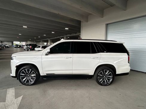 Used 2022 Cadillac Escalade Sport image 2