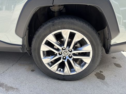 Used 2022 Toyota RAV4 XLE Premium AWD/4WD image 31