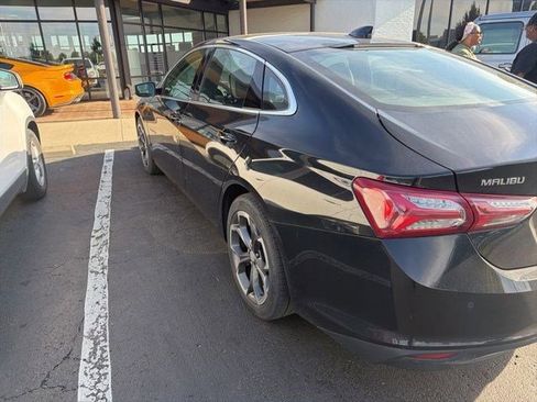 Used 2022 Chevrolet Malibu LT FWD image 15