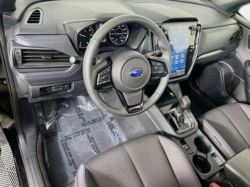 Used 2025 Subaru Forester Premium w/ Convenience Package #2 image 9