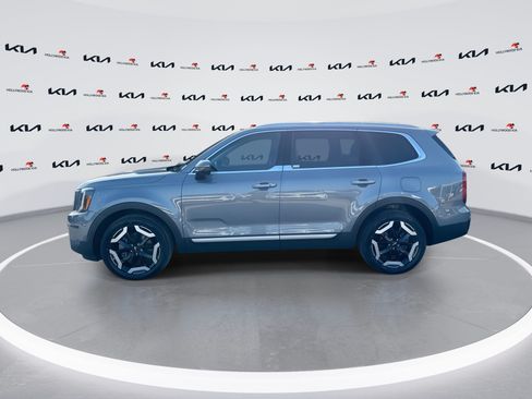 Used 2024 Kia Telluride S w/ S Sunroof Package FWD image 5