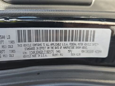 Used 2020 Jeep Grand Cherokee Altitude image 39