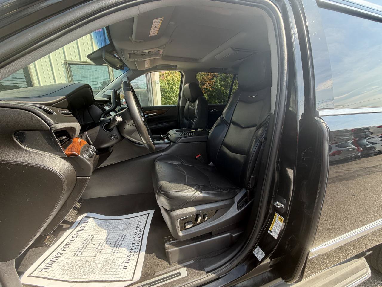 Used 2015 Cadillac Escalade Luxury AWD/4WD image 13