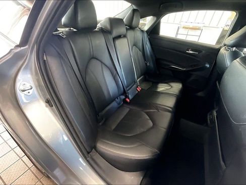 Used 2021 Toyota Avalon XLE FWD image 15