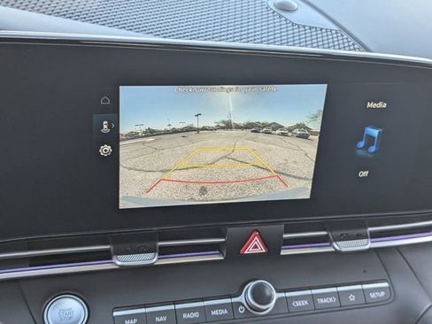 Used 2024 Hyundai Elantra SEL w/ Convenience Package image 27