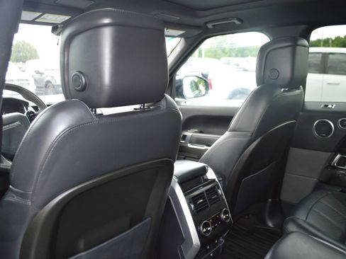 Used 2020 Land Rover Range Rover Sport HST image 21