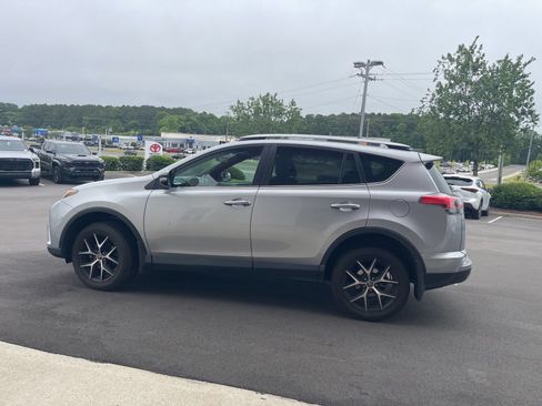 Used 2017 Toyota RAV4 SE AWD/4WD image 18