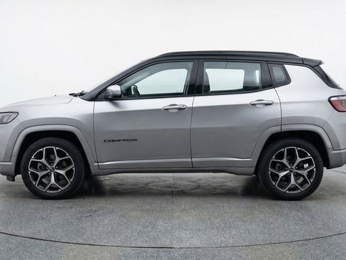 Used 2025 Jeep Compass Limited image 5