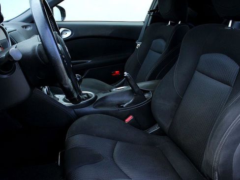Used 2016 Nissan 370Z Coupe image 9