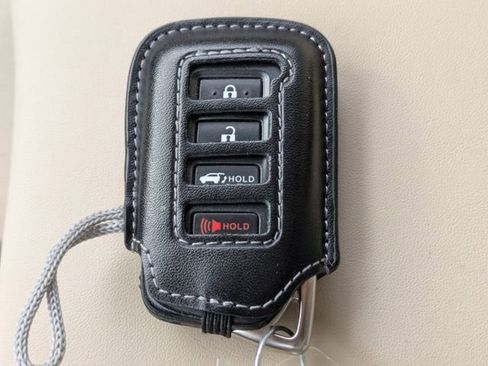 Used 2022 Lexus RX 450hL Luxury image 32