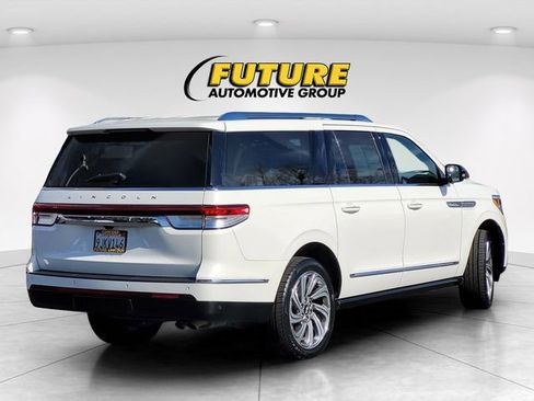 Used 2023 Lincoln Navigator L Reserve image 5