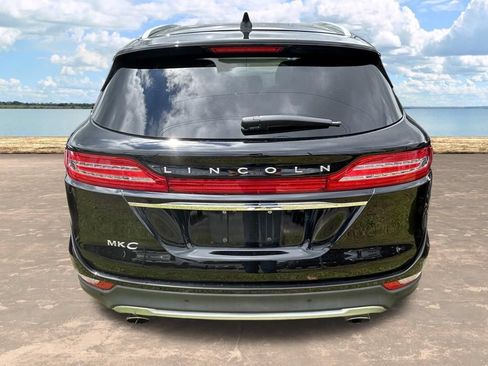 Used 2019 Lincoln MKC Reserve w/ MKC Technology Package FWD image 11
