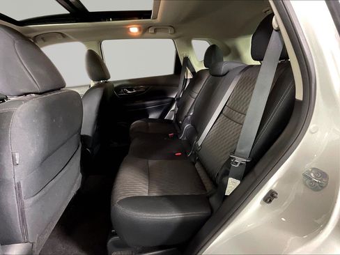 Used 2017 Nissan Rogue SV AWD/4WD image 22