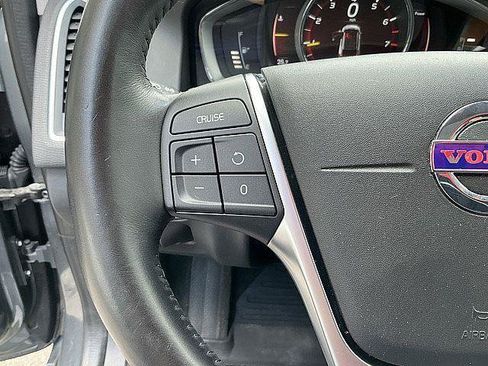 Used 2017 Volvo XC60 T6 Inscription w/ Climate Package AWD/4WD image 28