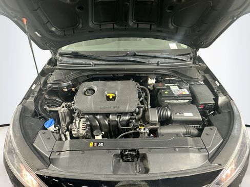 Used 2019 Hyundai Elantra SE w/ Cargo Package FWD image 30