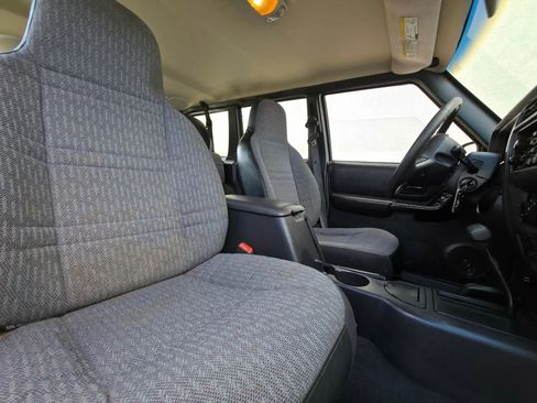 Used 2000 Jeep Cherokee Sport AWD/4WD image 16