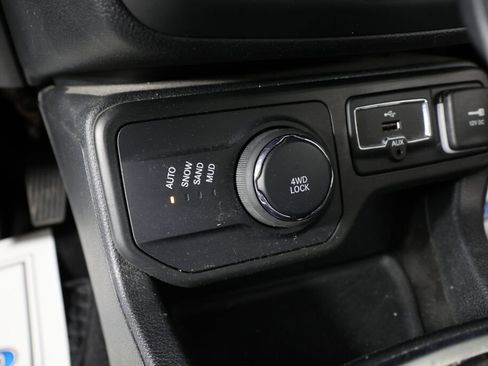 Used 2018 Jeep Renegade Sport w/ Power & Air Group image 37