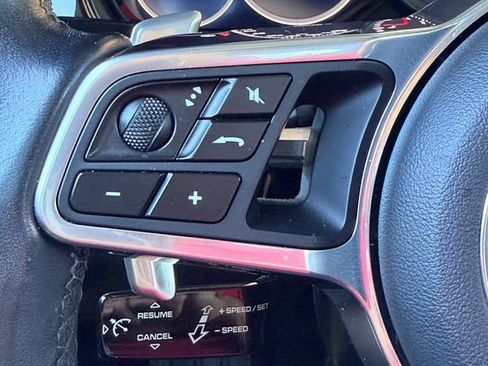 Used 2017 Porsche Panamera image 34