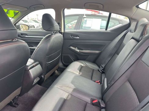 Used 2024 Nissan Altima 2.5 SR FWD image 9