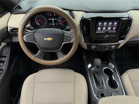 Used 2023 Chevrolet Traverse LS image 11