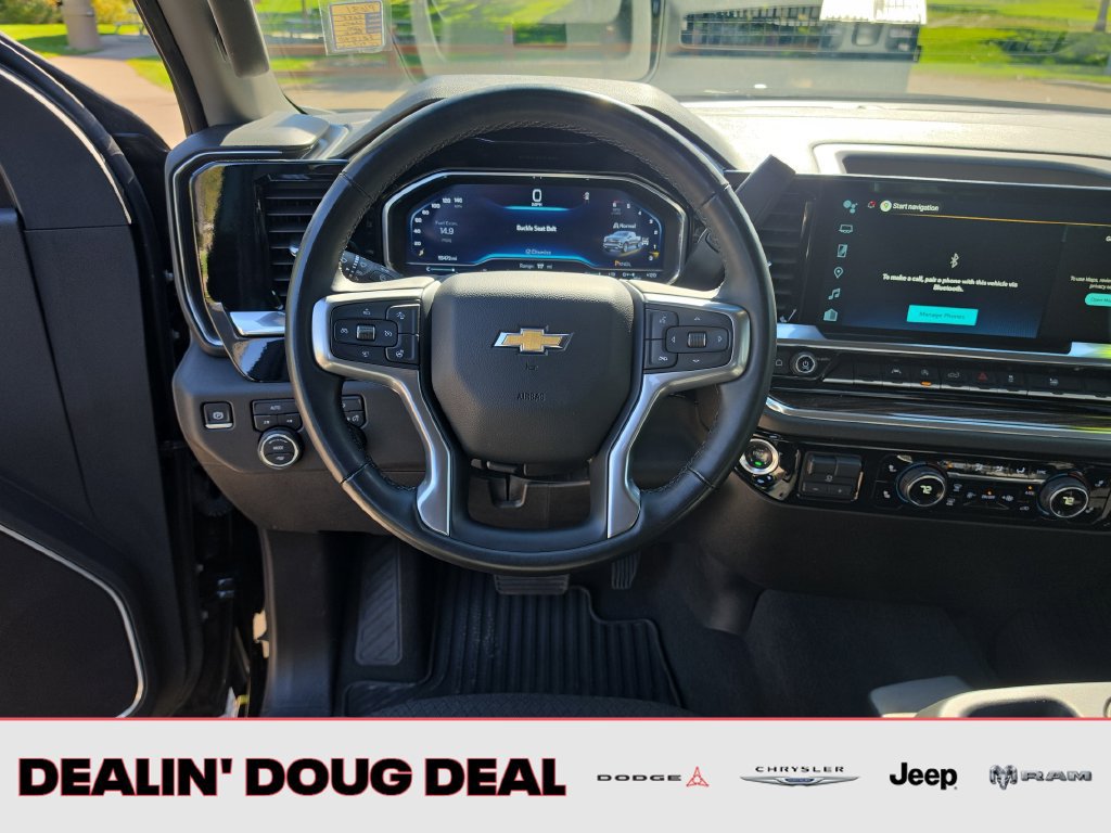 Used 2025 Chevrolet Silverado 1500 LT AWD/4WD image 14