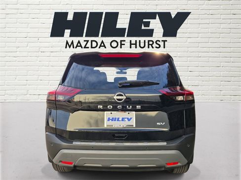 Used 2023 Nissan Rogue SV w/ SV Premium B Package image 5