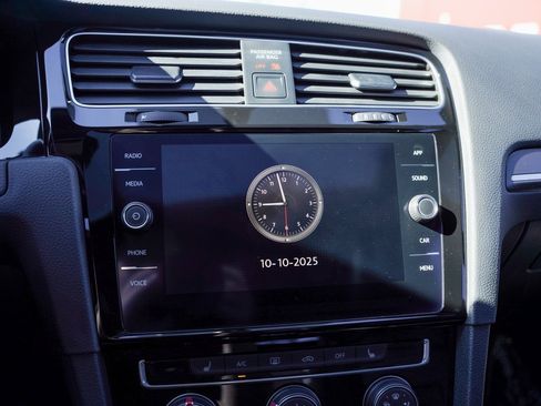 Used 2020 Volkswagen GTI SE image 18