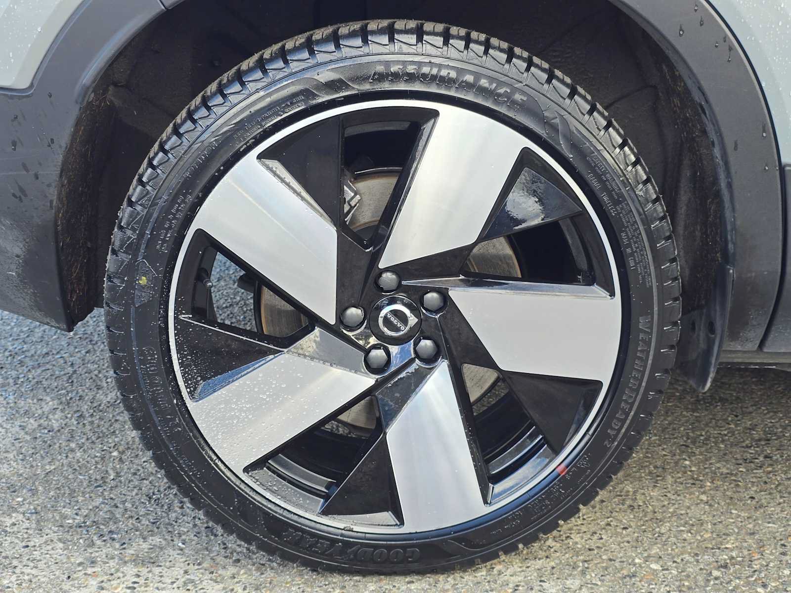 Certified 2024 Volvo XC40 Recharge Ultimate w/ Protection Package Premier AWD/4WD image 10
