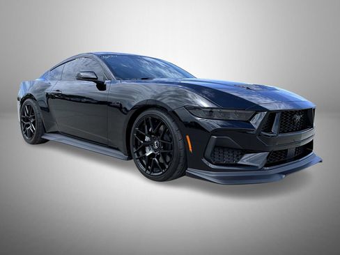 Used 2025 Ford Mustang GT Premium RWD image 3
