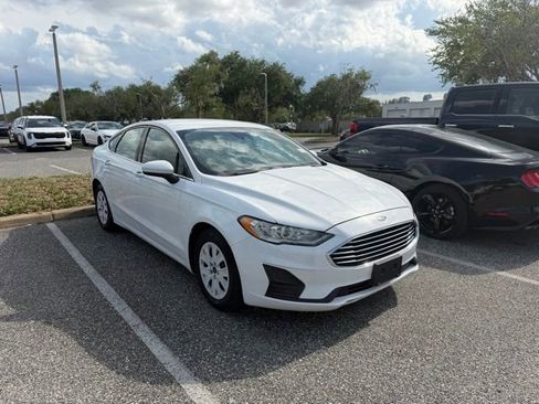 Used 2019 Ford Fusion S FWD image 2