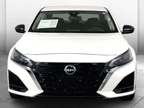Used 2025 Nissan Altima 2.5 SV FWD image 21