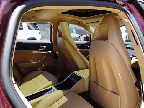 Used 2018 Porsche Panamera image 17